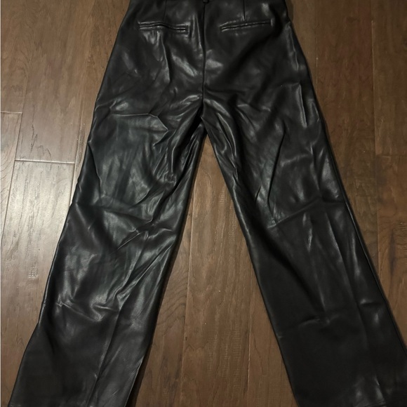 Faux leather bottoms - Picture 2 of 5